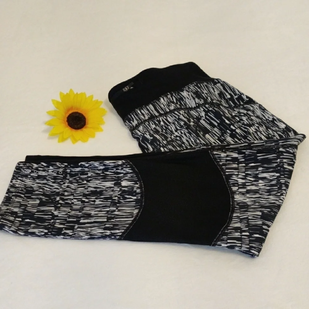 Nike Black and White Patterned Leggings